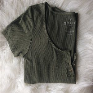 American Eagle army green t-shirt